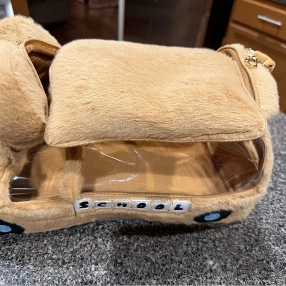 NEW - Bus-Shaped Crossbody Bag for Labubus - Picture 7 of 11